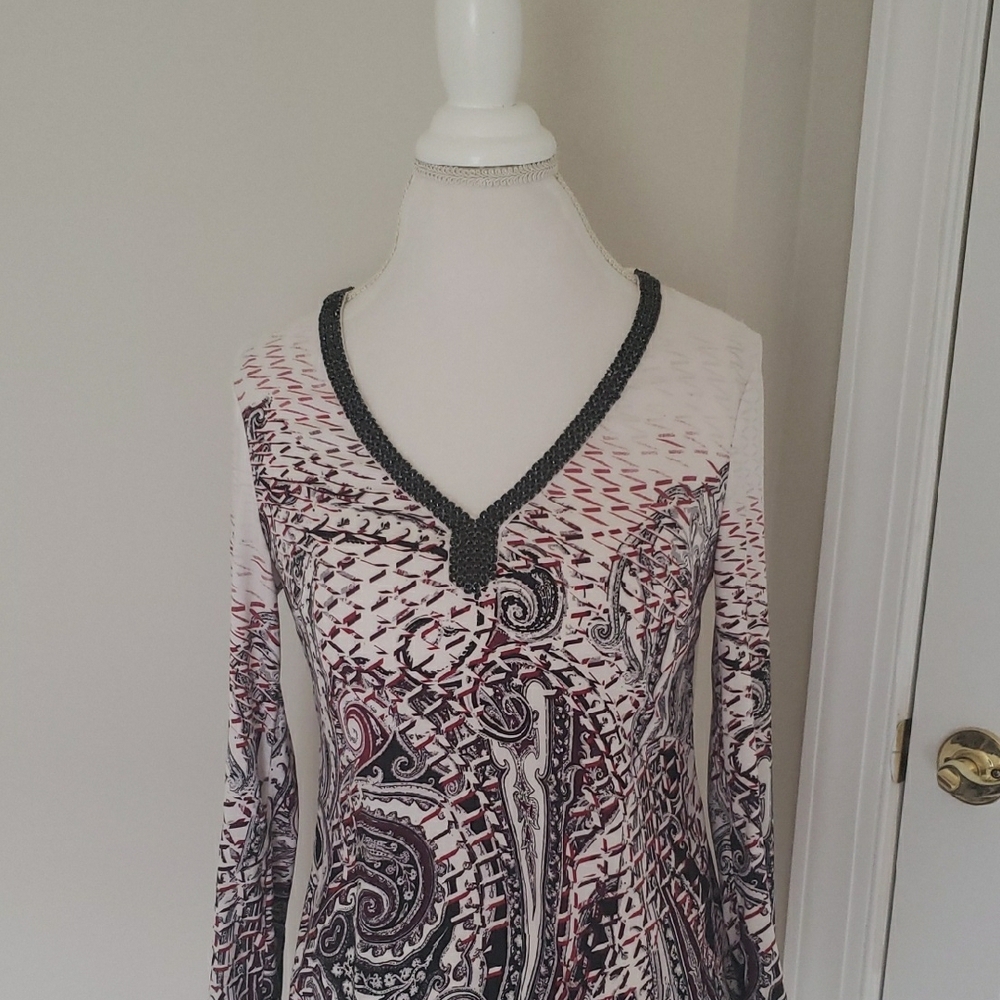 WHBM Patterned V-Neck Top - Picture 2 of 6